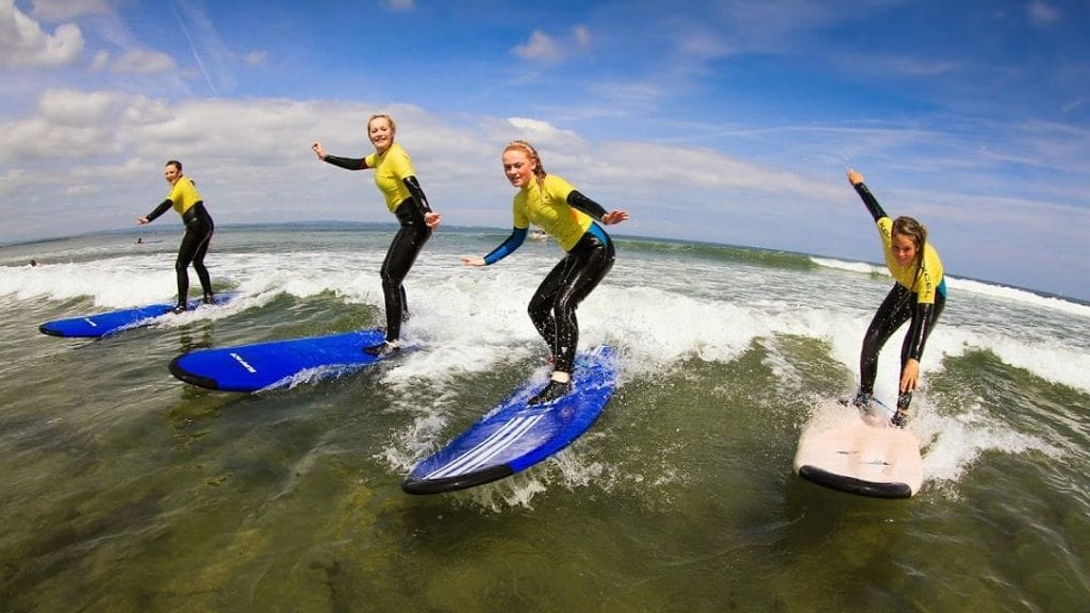 7th Wave Surf School Enniscrone Surf Camp