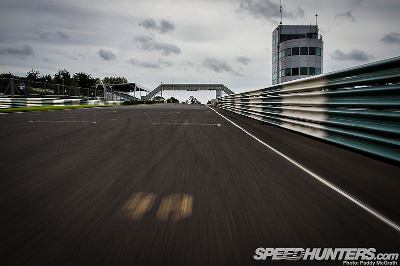 Exciting racing action at Mondello Park