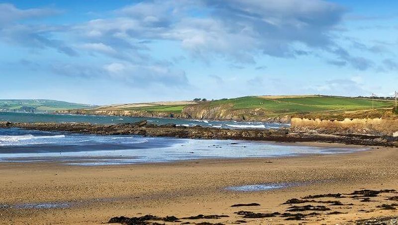 Garrylucas Beach with white sands and natural beauty