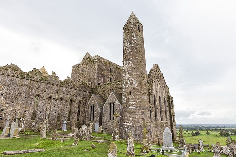 where is the rock of cashel located in ireland a guide to this iconic landmark 187 6673